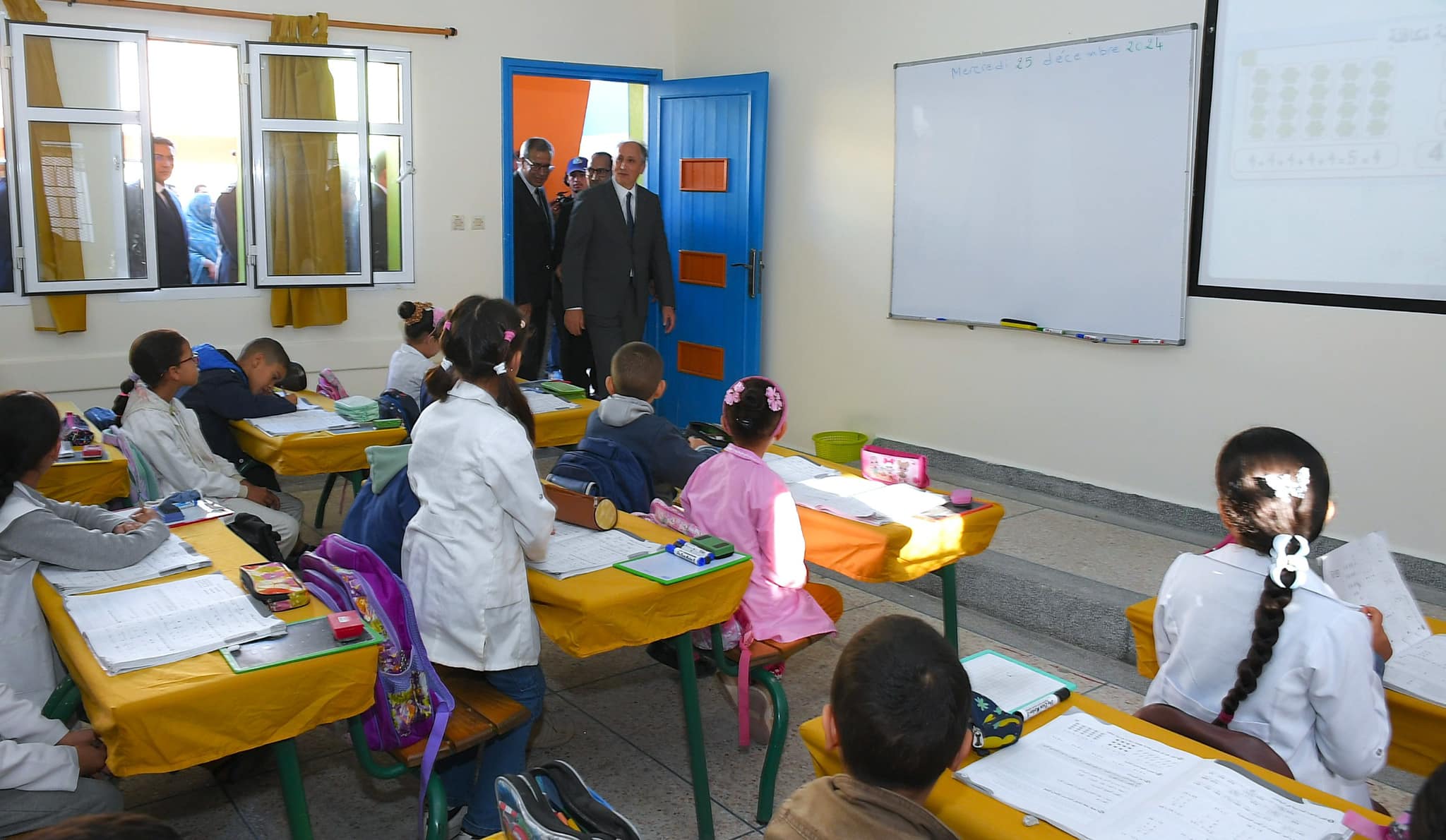 تقرير للمجلس الأعلى للتربية والتكوين: التفاوت في مستوى التلاميذ واضح حتى داخل الفصل الواحد.. وعدد الأساتذة أصحاب الماستر أقل من المعدل الدولي