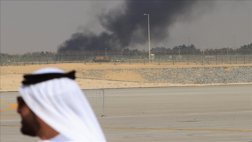الدفاعات الجوية الإماراتية تعاملت مع 16 صاروخا باليستيا و42 طائرة مسيرة قادمة من إيران