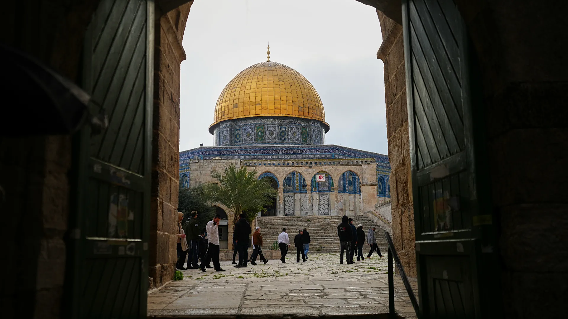 وزير الأمن الوطني الإسرائيلي المتطرف إيتمار بن غفير يزور المسجد الأقصى وسط تنديد أردني فلسطيني