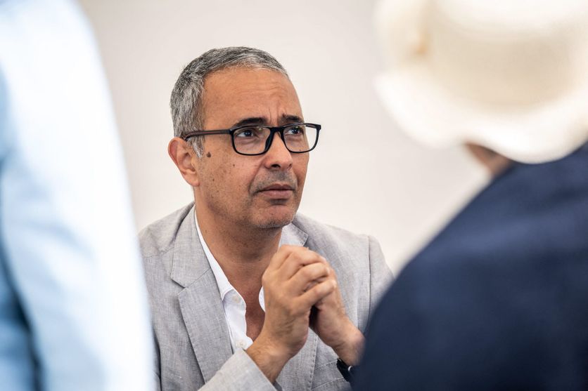 فرنسا تنتقد حكم السجن في حق الكاتب كمال داود وتدعو الجزائر لاحترام حرية الإبداع 