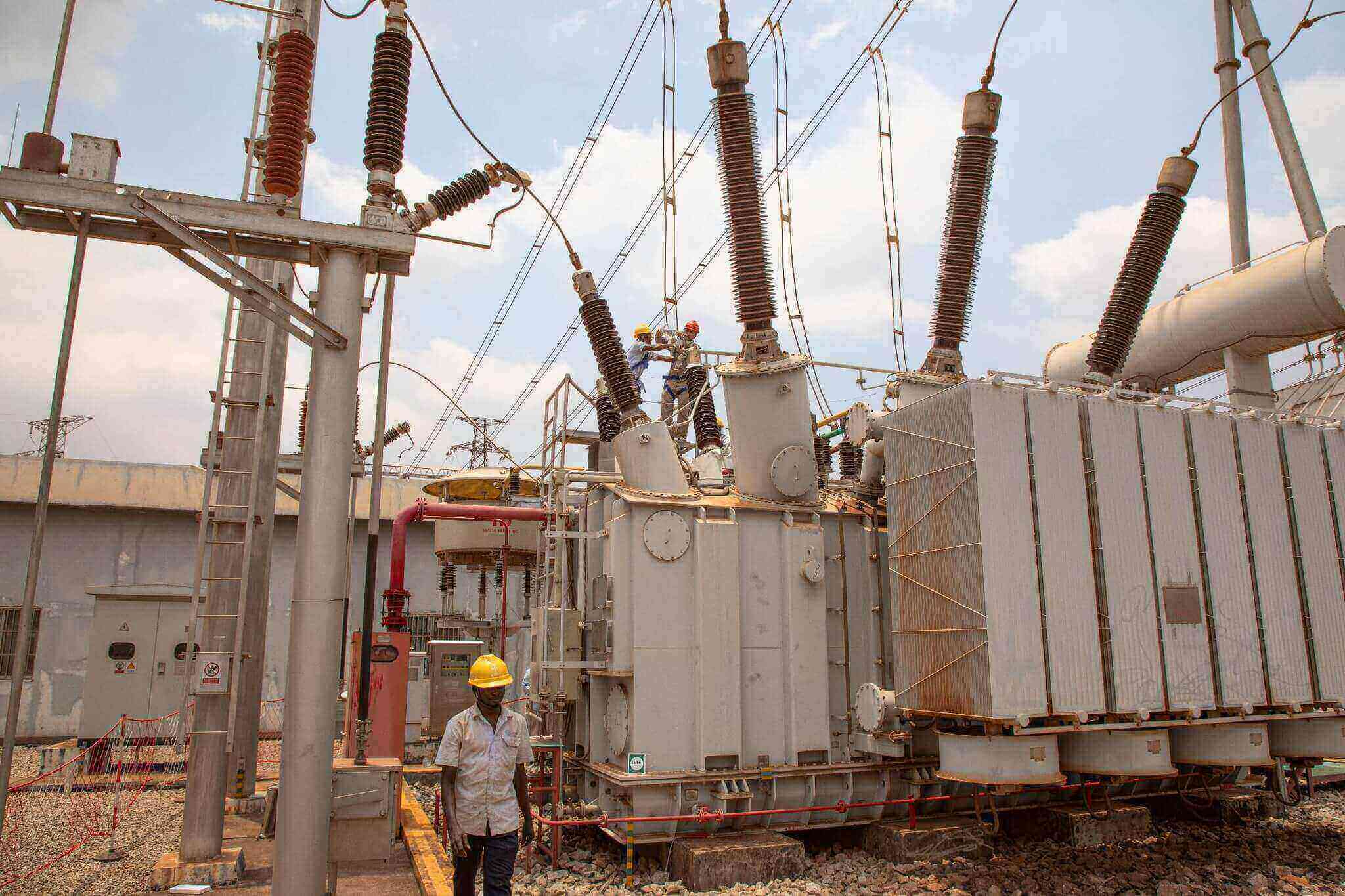 مشروع بنية تحتية كهربائية في غينيا بمساهمة مغربية يشمل محطة شمسية وخطوط نقل