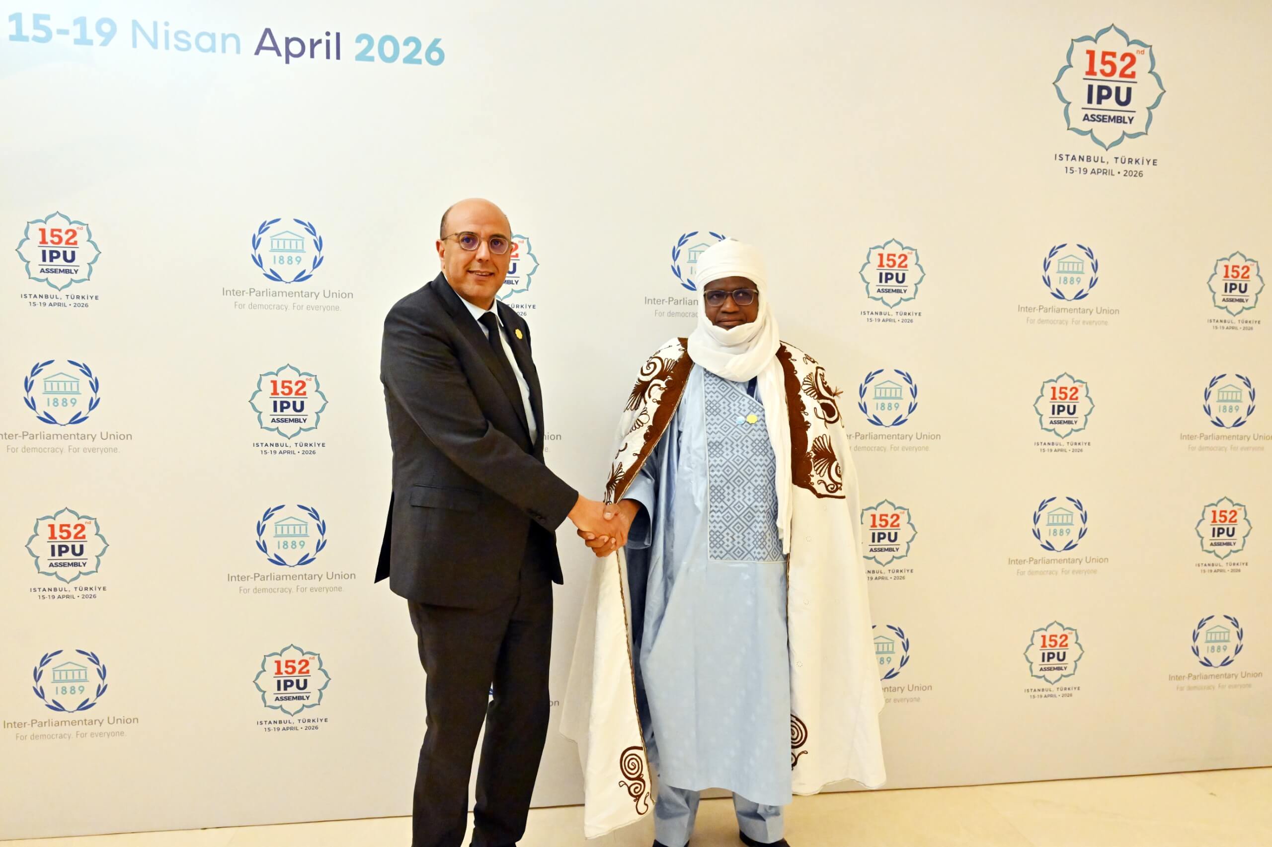  تعزيز التعاون البرلماني محور مباحثات ولد الرشيد مع رئيس برلمان النيجر بإسطنبول 