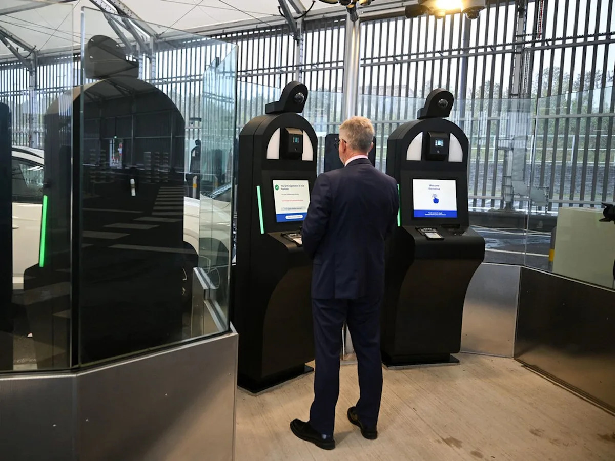 من الختم اليدوي إلى البصمة الرقمية..كيف سيغير النظام الأوروبي الجديد تجربة سفر المغاربة نحو فضاء شنغن؟