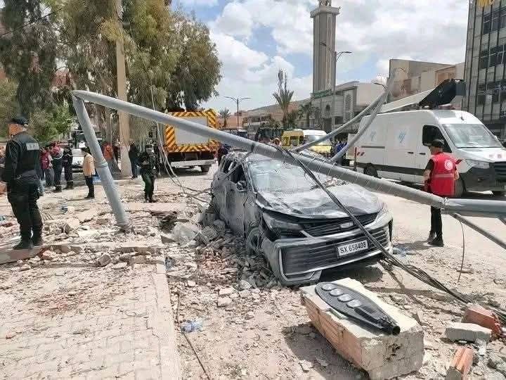 حادث انفجار يهز مدينة باتنة الجزائرية ويؤدي إلى انهيار منزل وسقوط ضحايا