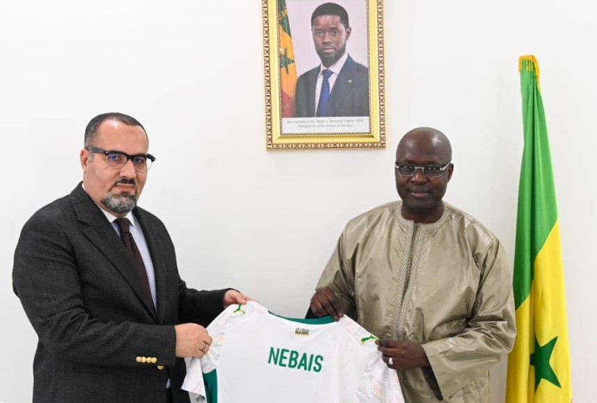 رئيس الاتحاد السنغالي يستقبل سفير الجزائر لشكره على 