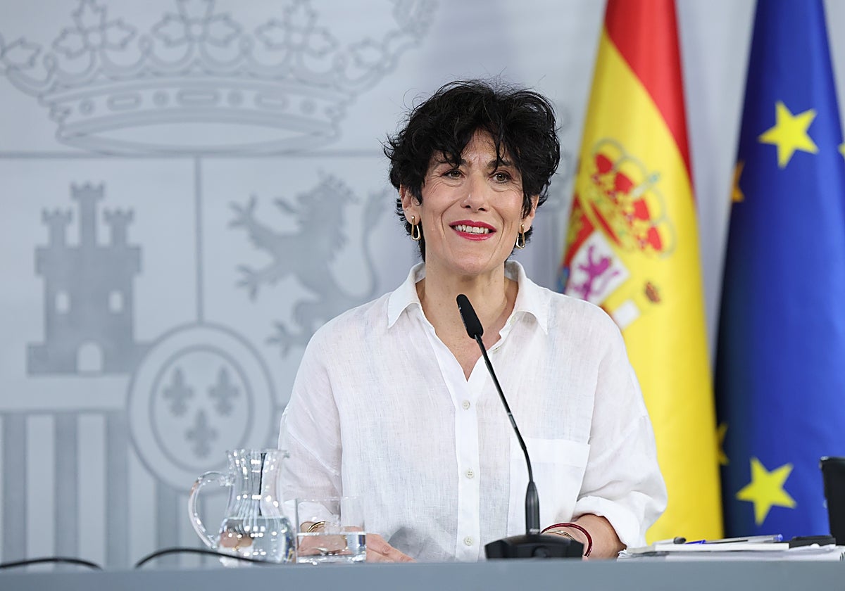 الحكومة الإسبانية: مدريد تدعو إلى "أقصى درجات الحذ